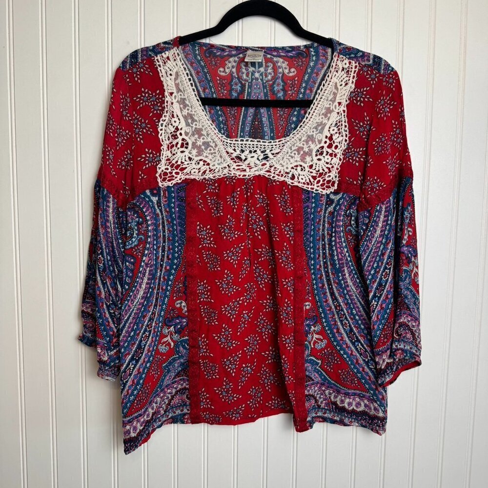 Bila red blue lightweight 3/4 sleeve top lace detail size medium D15